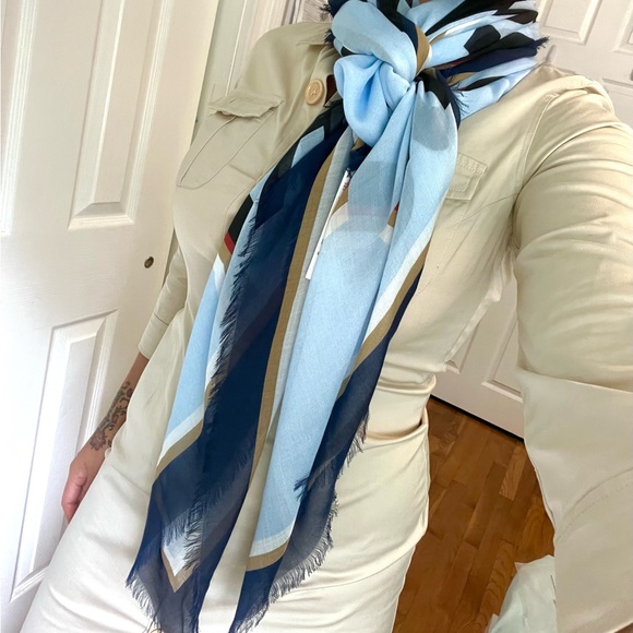 Burberry MU B Tox Text Modal scarf - Picture 1 of 11
